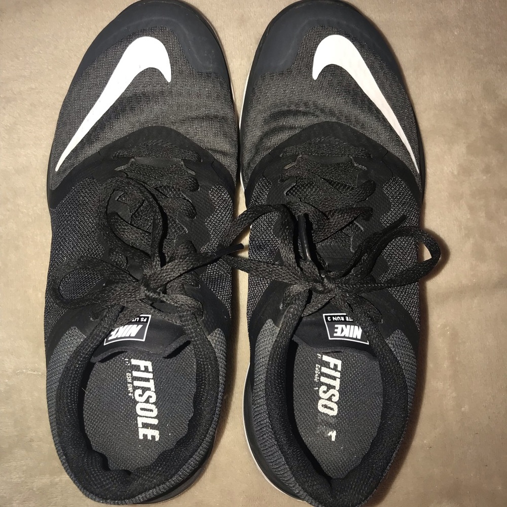 Nike tennis shoes